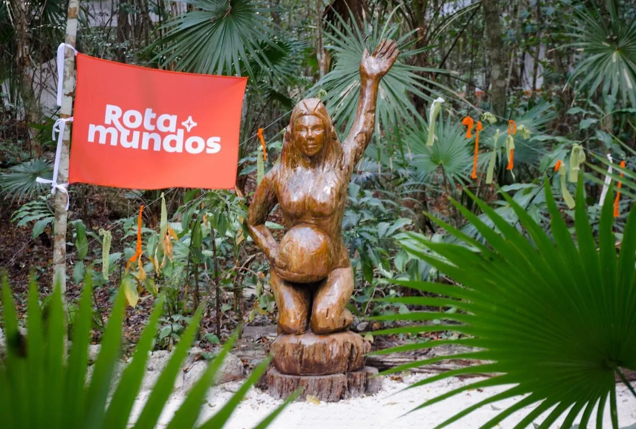 Rotamundos Mama Loomm Hotel Playa del Carmen
